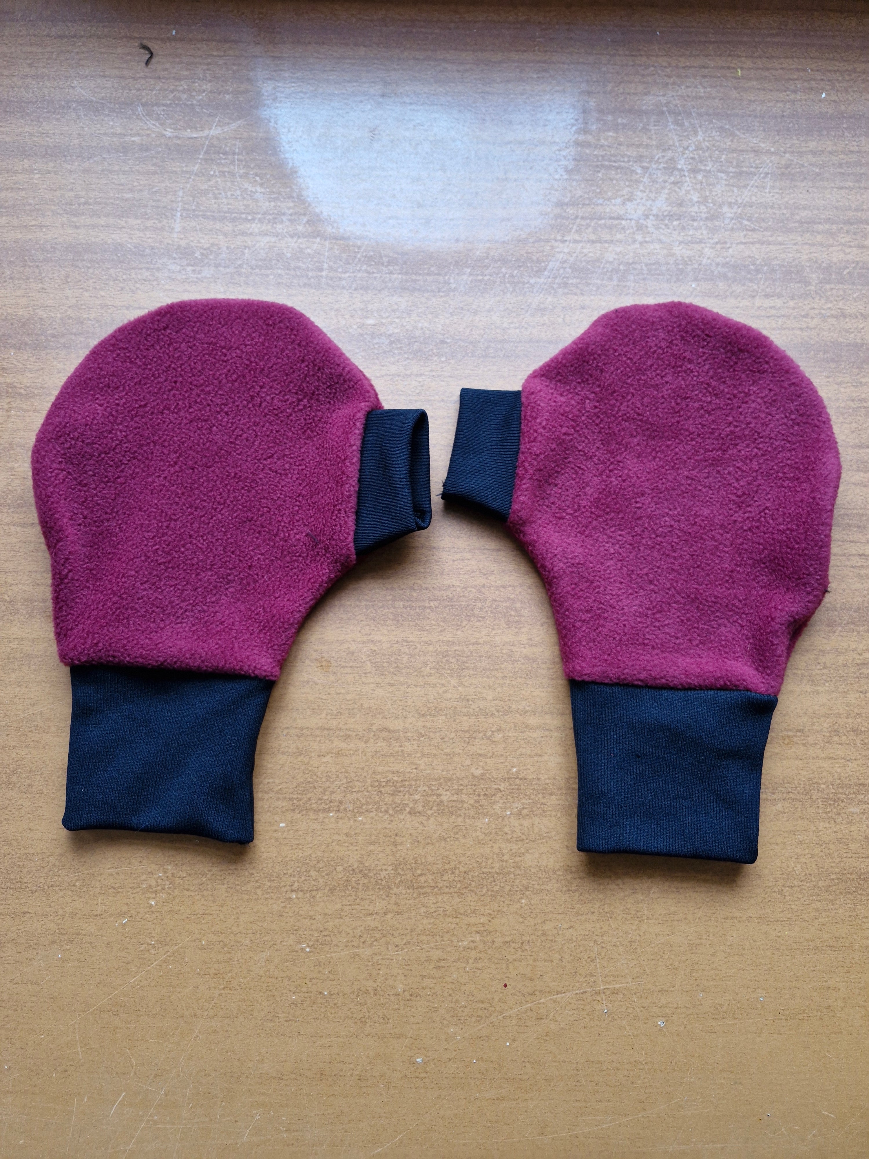 Clearance Sculling Pogies Maroon/Black